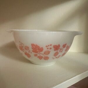 Vintage Pyrex Cinderella mixing bowl 441